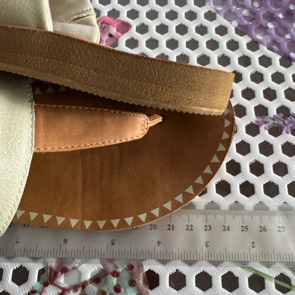 Flojo Sandals - Picture 12 of 12